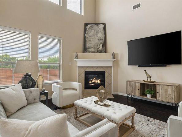 1001  Chickasaw Drive , Carrollton Texas 75010