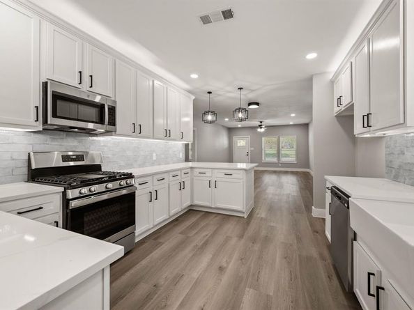 3329  Hemphill Street , Fort Worth Texas 76110