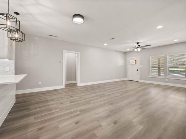 3329  Hemphill Street , Fort Worth Texas 76110