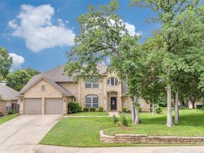 2804  Stonehurst Drive , Grapevine Texas 76051