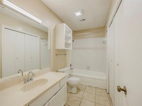 1608  Pecan Chase Circle  42, Arlington Texas 76012