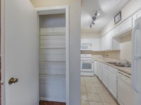 1608  Pecan Chase Circle  42, Arlington Texas 76012