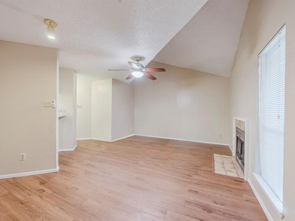 1608  Pecan Chase Circle  42, Arlington Texas 76012