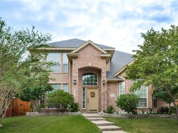 3912  Iris Court 
