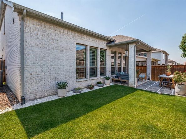 2265  Madison Street , Carrollton Texas 75010