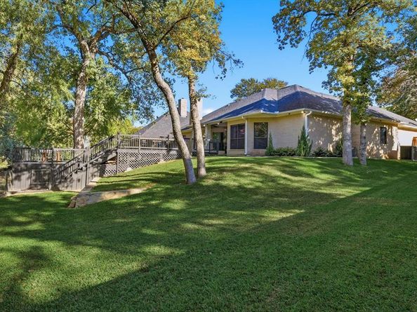 1805  Spinnaker Lane , Azle Texas 76020