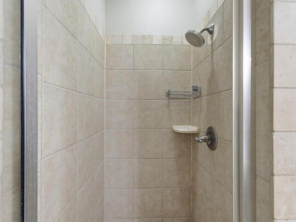 1805  Spinnaker Lane , Azle Texas 76020