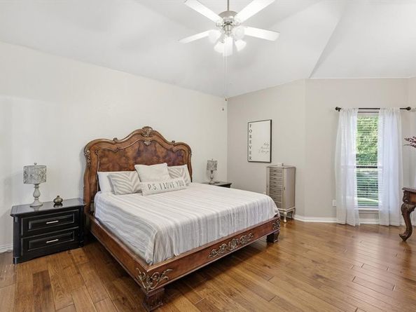 1805  Spinnaker Lane , Azle Texas 76020