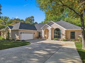 1805  Spinnaker Lane , Azle Texas 76020