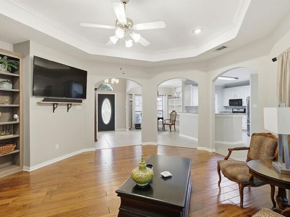 1805  Spinnaker Lane , Azle Texas 76020