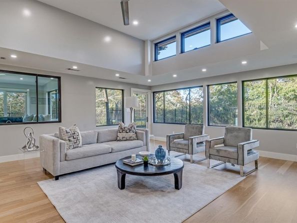 9755  Van Dyke Road , Dallas Texas 75218