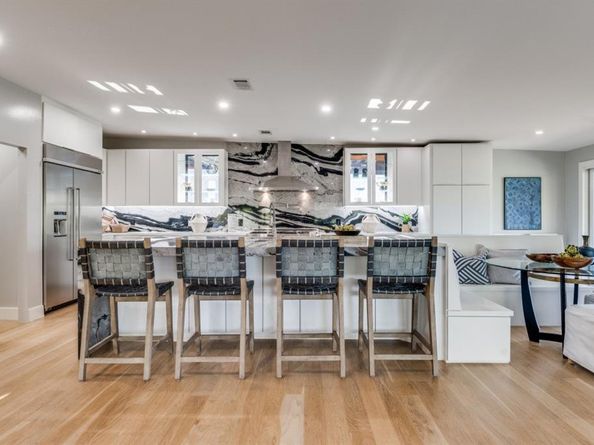 9755  Van Dyke Road , Dallas Texas 75218