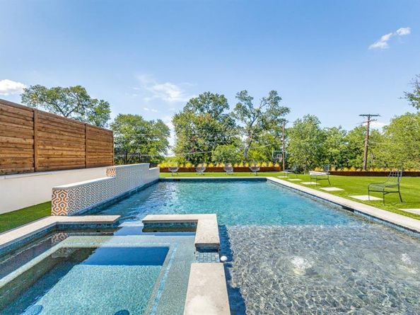 9755  Van Dyke Road , Dallas Texas 75218