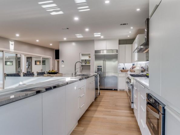 9755  Van Dyke Road , Dallas Texas 75218