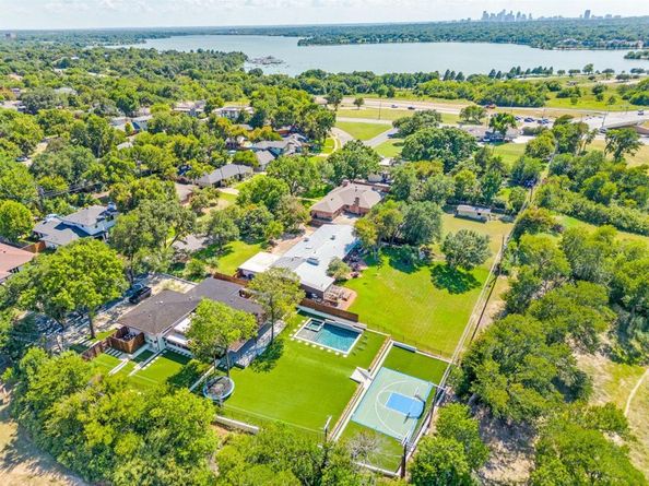 9755  Van Dyke Road , Dallas Texas 75218