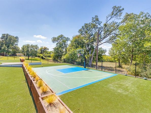 9755  Van Dyke Road , Dallas Texas 75218