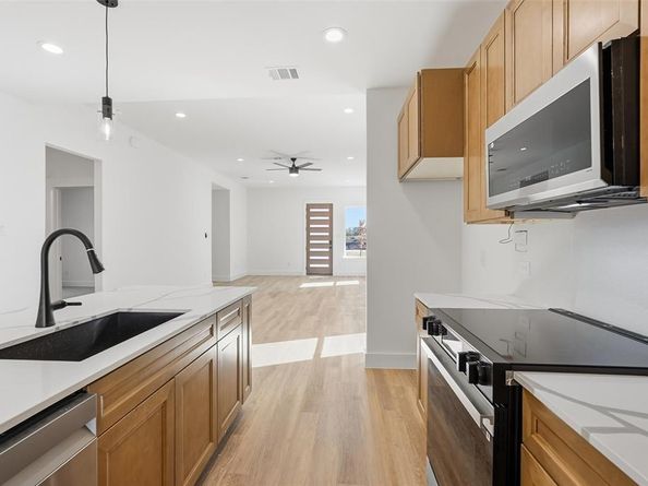 1815  Beauford  , Dallas Texas 75253