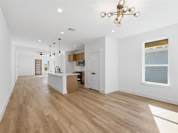 1815  Beauford  , Dallas Texas 75253