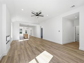 1815  Beauford  , Dallas Texas 75253