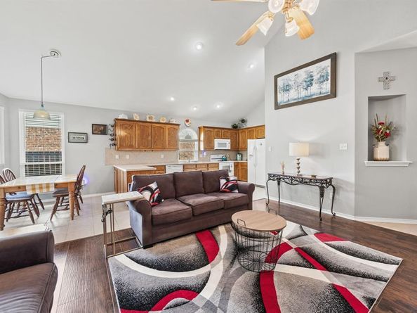 12717  Hannahsville Lane , Fort Worth Texas 76244