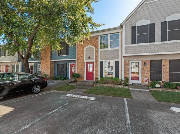 43  Abbey Road , Euless Texas 76039