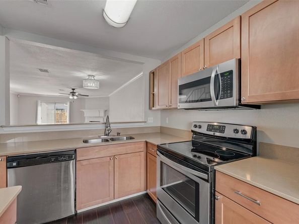 43  Abbey Road , Euless Texas 76039