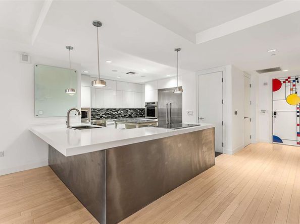 1505  Elm Street  1003, Dallas Texas 75201