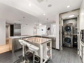 1505  Elm Street  1003, Dallas Texas 75201