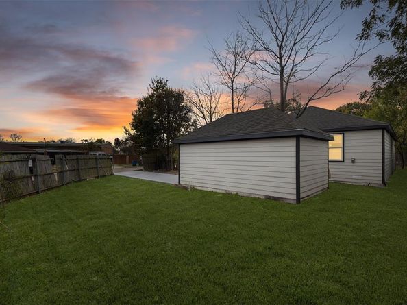 1638  Stevens Street , Dallas Texas 75228