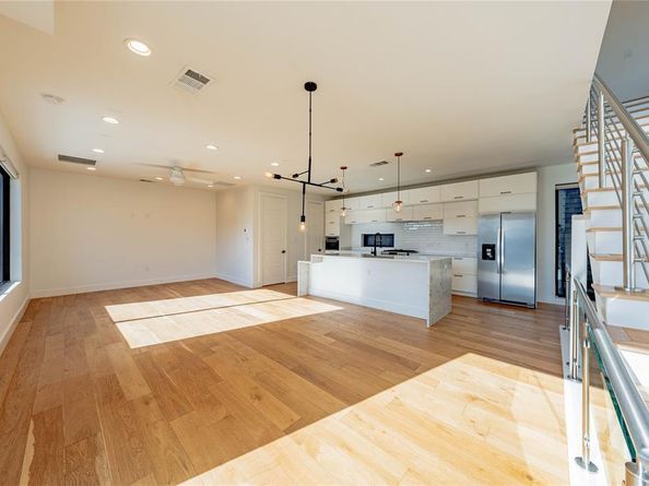 4575  Virginia Avenue , Dallas Texas 75204