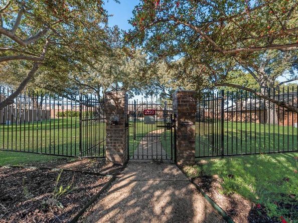 3211  Whispering Oak  , Farmers Branch Texas 75234