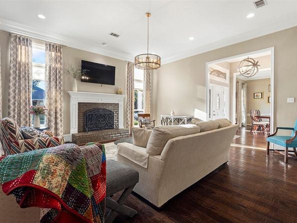 6306  Chelsea Way , Garland Texas 75044