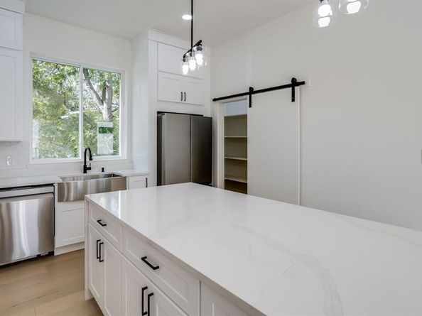 6001  Lewis Street , Dallas Texas 75206