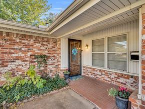 1008  Louise Street , Irving Texas 75060