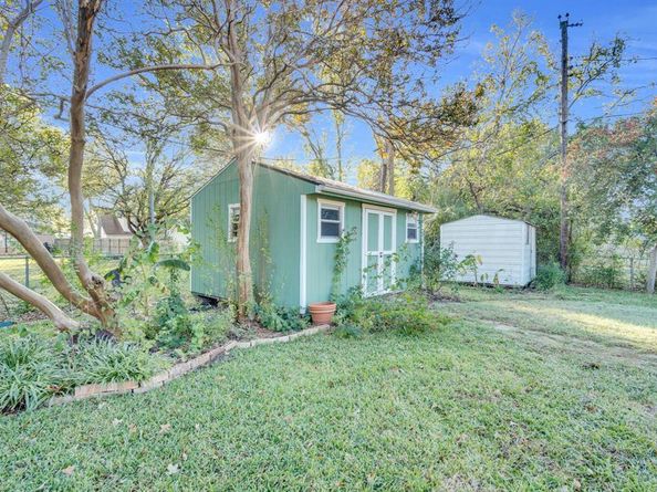 1008  Louise Street , Irving Texas 75060