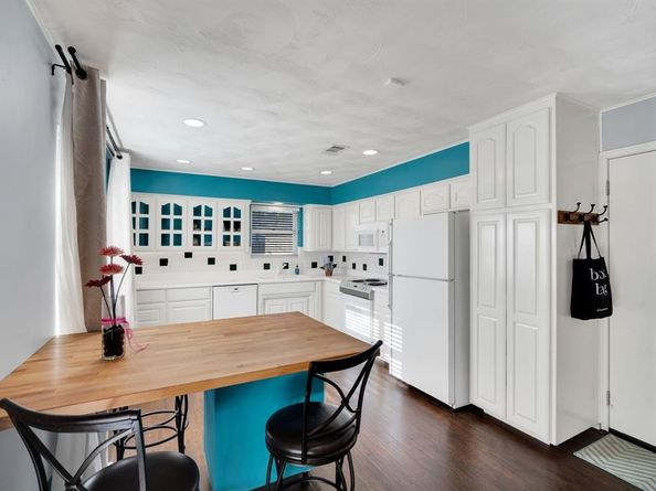 1008  Louise Street , Irving Texas 75060