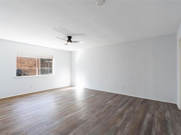 2913  Landershire Lane , Garland Texas 75044