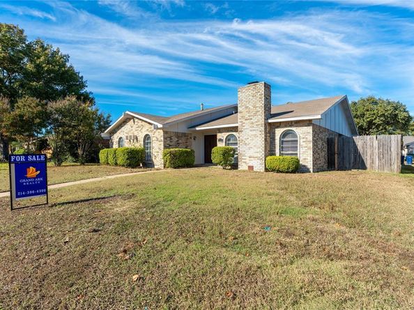2913  Landershire Lane , Garland Texas 75044