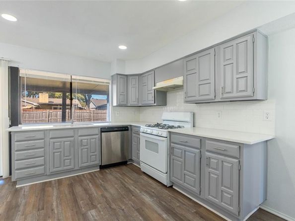 2913  Landershire Lane , Garland Texas 75044