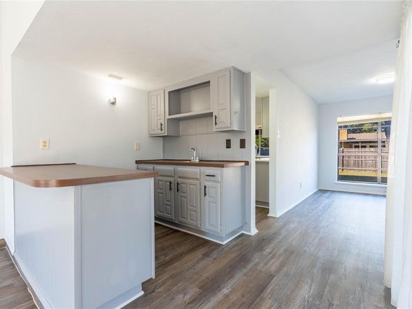 2913  Landershire Lane , Garland Texas 75044