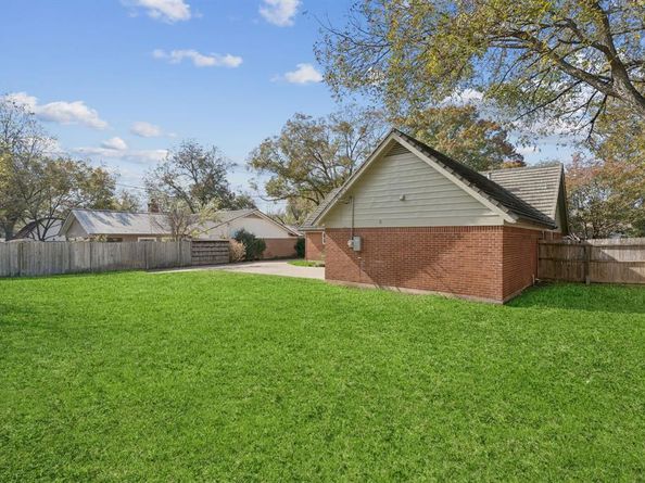 3905  Marys Creek Drive , Benbrook Texas 76116