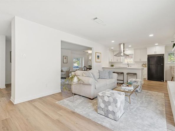 3905  Marys Creek Drive , Benbrook Texas 76116