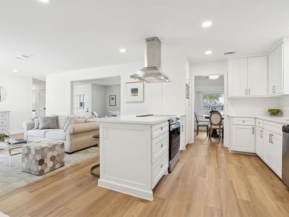 3905  Marys Creek Drive , Benbrook Texas 76116