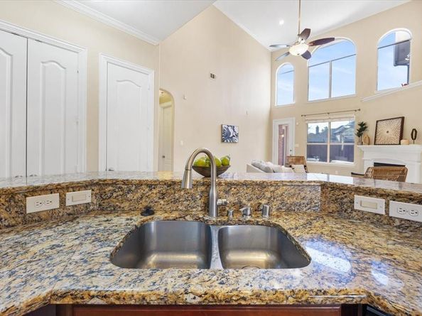 13609  Fall Harvest Drive , Frisco Texas 75033