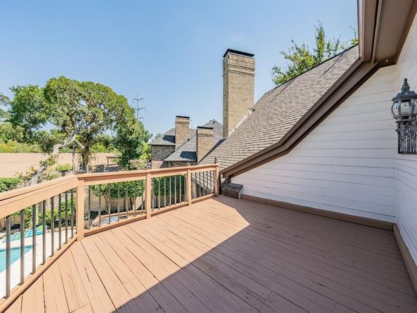 16056  Chalfont Court , Dallas Texas 75248