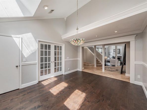 16056  Chalfont Court , Dallas Texas 75248