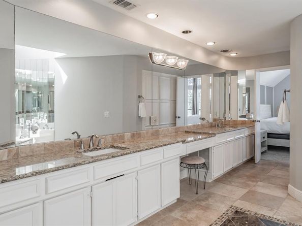 16056  Chalfont Court , Dallas Texas 75248