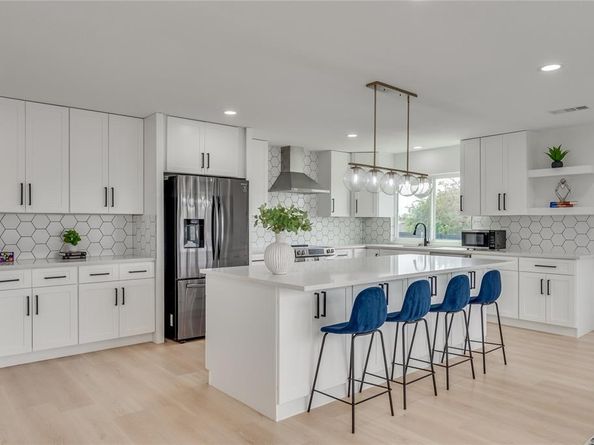 1701  Chesterfield Drive , Carrollton Texas 75007