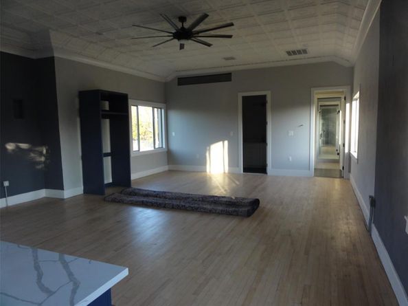 1200 E Maddox Avenue , Fort Worth Texas 76104