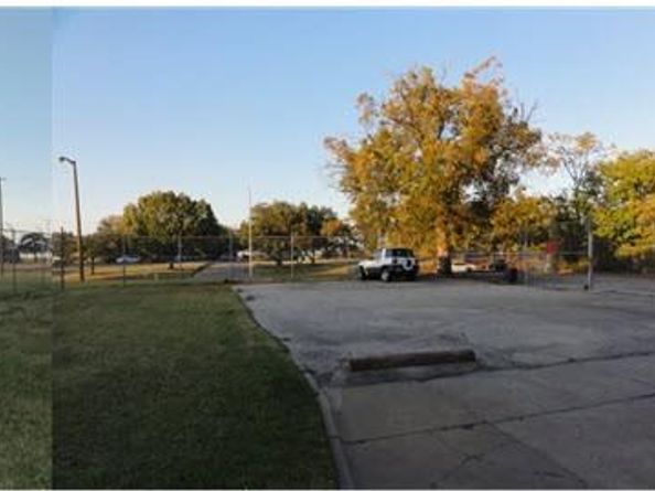 1200 E Maddox Avenue , Fort Worth Texas 76104